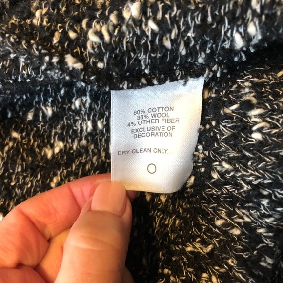 Classiques Entier Sweater Size Medium - Picture 6 of 6